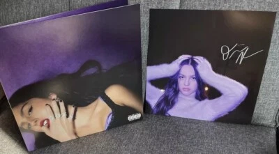 Olivia Rodrigo – Guts 💜 Limited Edition SIGNED | Autographed Insert Vinyl - Image 1 of 4