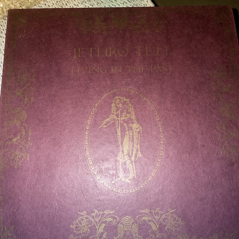 JETHRO TULL ‎– Living In The Past  1972 Record Albums Set With Booklet - Image 1 of 3