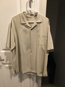 Tommy Bahama 100% Silk Off White Creme Colored Wooden Buttoned Mens Size Large - Picture 1 of 3