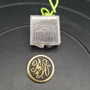 Vintage Weight Watchers 10 Pounds lbs Reward Enamel Lapel Pin Brooch Jewelry - Picture 1 of 4