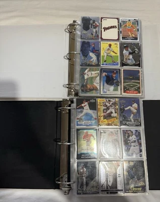 Carpeta llena de tarjetas de béisbol 900 tarjetas Foto 1 de 4