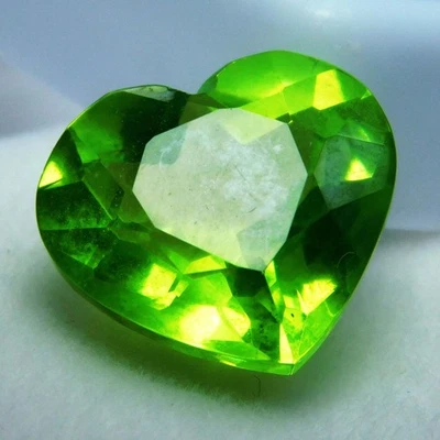 NATURAL Peridot Beautiful Shape OF Heart Cut 10.10 Ct CERTIFIED Loose Gemstones - Image 1 of 4