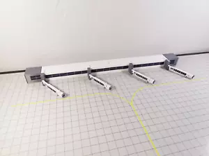REGIONAL AIRPORT TERMINAL BUILDING + EXTENDING BRIDGES Model 1:400 Scale Diorama - Picture 1 of 18