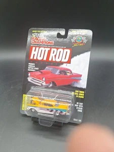 Auto pressofusa Chevy scala 1:64a Scala '57 di Racing Champions - Foto 1 di 7