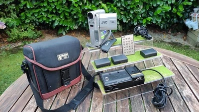 JVC HANDYCAM GR-DVM828 MiniDV Digital Videocamera Camcorder PAL + EQUIPMENT - Bild 1 von 4