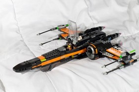 LEGO Star Wars: Poe's X-Wing Fighter (75102) - No Minifigs/manual/box
