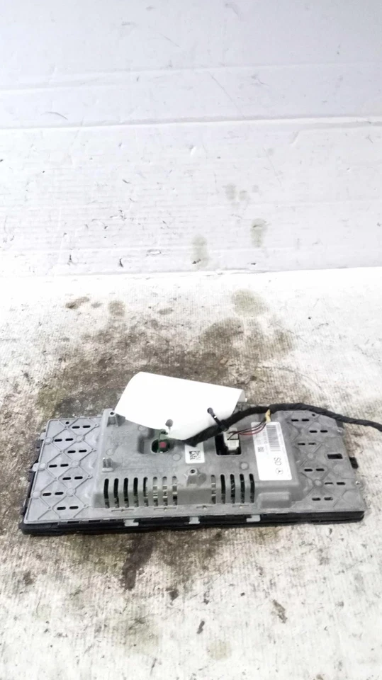 2017 Mercedes-Benz E-Class Infotainment Display OEM White 57K Miles NJ25-20602 - Image 1 of 4