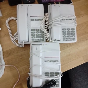 DORO AUB 200 CORDED HOME OR BUISINESS PHONE - Picture 1 of 3