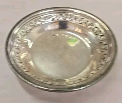 Винтажное посеребренное конфетное блюдо 1950-х Reed & Barton 6 дюймов No1204 с розовым дизайном  - Изображение 1 из 4