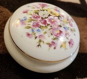 Portagioie vintage porcellana bianca con coperchio floreale 3,5" Giappone K - Foto 1 di 6