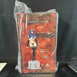 New CS Moore Studio Statue “Sinful Suzi” 142/1200 Clayburn Moore - Picture 1 of 5