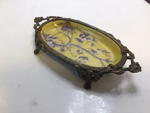 Old Chinese Footed Decorative 4 Footed Porcelain and Brass Soap Dish/ Coin Tray - Picture 1 of 12