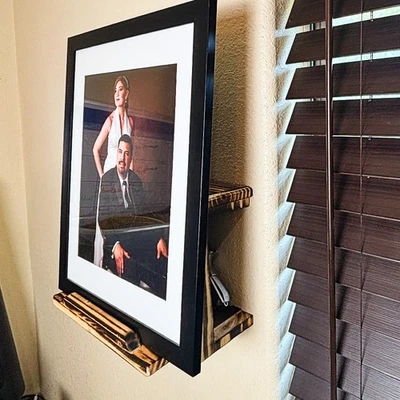 Estante flotante marco de fotos pistola oculta seguro Foto 1 de 4