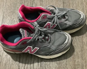 NEW BALANCE 990v3 -BREAST CANCER Made in USA Grey Pink Running -Women 7.5 D WIDE - Picture 1 of 7