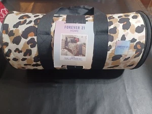 Forever 21 Home Comforter Set Twin Leopard print NEW - Picture 1 of 9