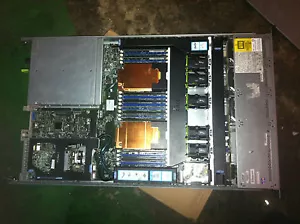 SERVEUR CISCO UCS C220 M3S BE SVR TRES BON ETAT - Foto 1 di 3