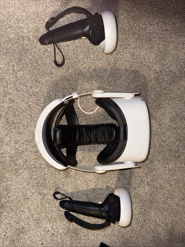 (USED) Oculus Quest 2 Virtual Reality Headset 128GB  PLEASE READ DESCRIPTION!!! - Image 1 of 4