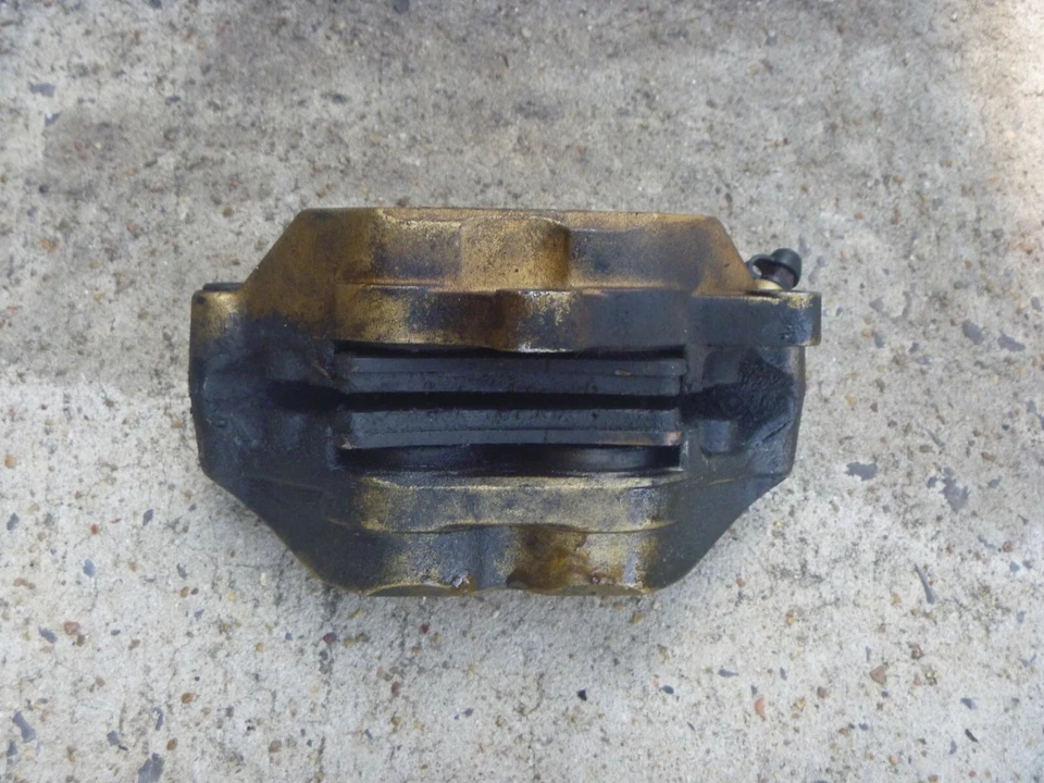 Pinça de freio dianteira OEM FACTORY 02-03 Honda CBR900RR CBR954RR LH - Imagem 1 de 1