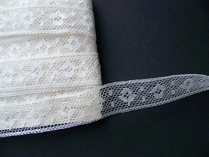 ALTE SPITZE STICKEREI ECRU 20 mm x 530 cm - D 37/1 - Bild 1 von 2