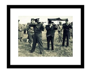 Winston Churchill 8x10 Fotodruck Dwight Eisenhower Shooting M1 Carbine WWII - Bild 1 von 2