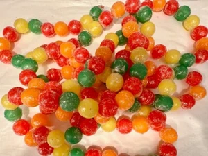VINTAGE FAUX CANDY GUM BALLS CHRISTMAS TREE GARLAND - Picture 1 of 3