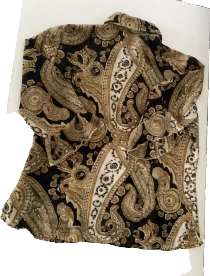 Blusa mediana Essentials by Milano verde floral cuello botón plisado 23193 para mujer Foto 1 de 4