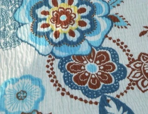 Schöner blauer Stoff mit Gaze Blumenmuster perfekt für ein Sommerkleid Meterware - Bild 1 von 4