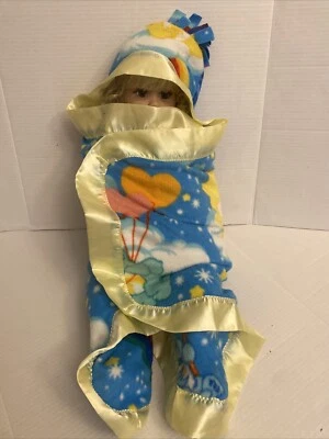 Manta de bebé Care Bear envoltura acurrucada hecha a mano Foto 1 de 4