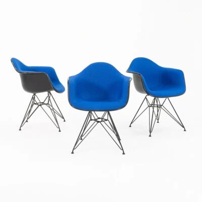 2016 Herman Miller Eames DAR Fiberglas Esszimmer Sessel in Blau 1x verfügbar - Bild 1 von 4