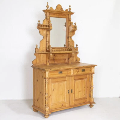 Antiguo aparador buffet de pino con espejo Foto 1 de 4