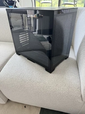 Lian Li O11 Dynamic Mini PC Case - Black - Image 1 of 3