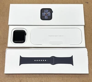 NEW Apple Watch Series SE 2nd Gen. 40mm LTE Midnight Aluminum w/ Midnight Band - Picture 1 of 1