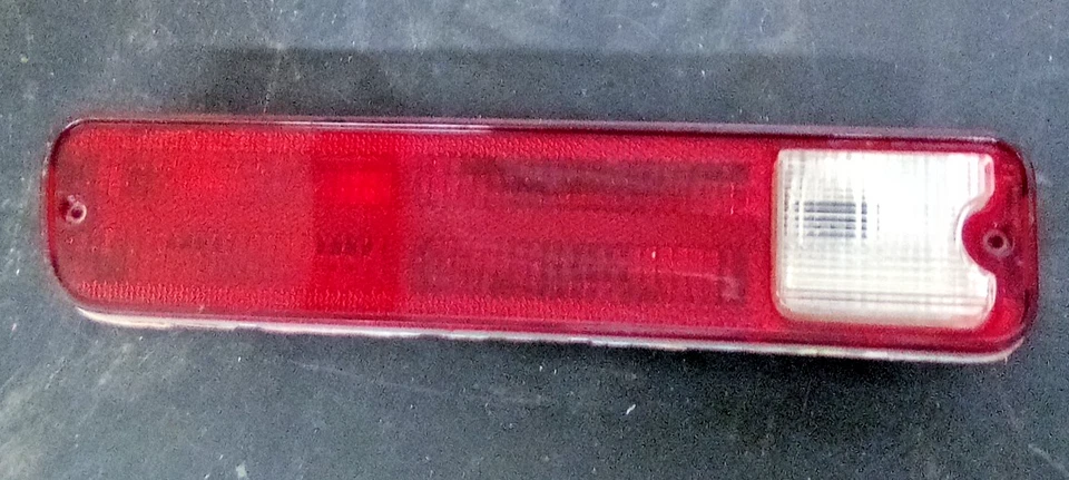 Lente de lanterna traseira de vagão El Camino Malibu fabricante de equipamento original 1979-87 LH GM FC-34DG - Imagem 1 de 4