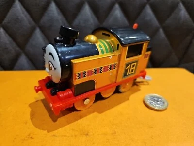 Motor de tren motorizado Thomas & Friends Trackmaster NIA HHM46 metálico probado  Foto 1 de 4