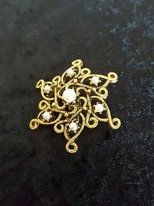 Beautiful Gold Tone and Faux Pearl Pin Brooch - Picture 1 of 4