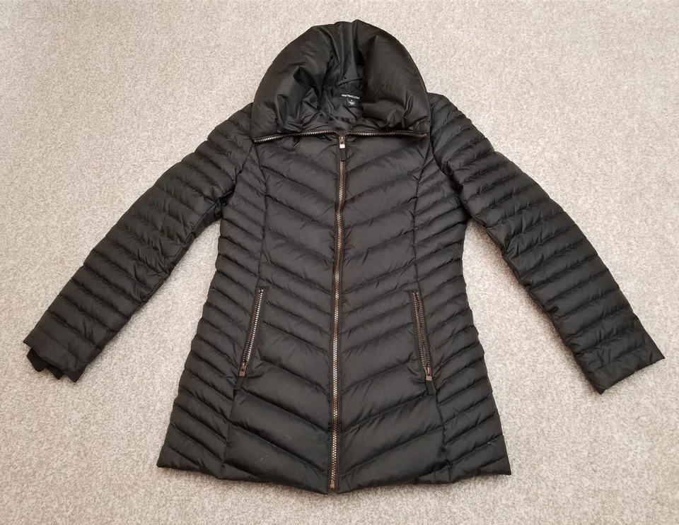 Chaqueta acolchada aislante Sienastudio Puffer para mujer pequeña negra plumón de pato Foto 1 de 4