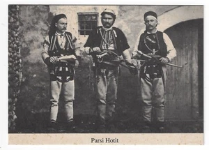 Albańska PPC ok. 1930 roku pokazująca 3 wojowników Parsi Hoti z bronią. Miętowy (a5804 - Zdjęcie 1 z 3