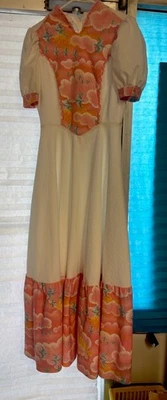 VESTIDO LARGO COSIDO A MANO AÑOS 80 blanco con nubes rosas, palomas azules BOHO Foto 1 de 4