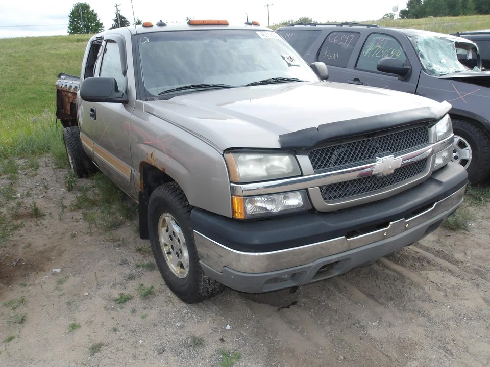 Used Washer Fluid Reservoir fits: 2003 Chevrolet Silverado 1500 pickup w/low lev - Image 1 of 4