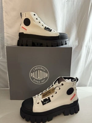 Palladium Revolt HI TX Womens Size 10M EU 42 White Black chunky Platform Boots - Image 1 of 4