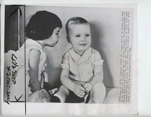 Foto original 1960 del príncipe Alberto II MÓNACO DE COLECCIÓN HIJO GRIMALDI PRINCESA GRACIA - Imagen 1 de 2