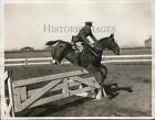 1932 Press Photo Lt. J.N. Willems rides Timber Cruise before National Horse Show
