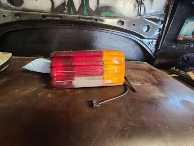 Lanterna traseira Pasanger compatível com 1972 Mercedes Benz 250 1048698 300d 240d  - Imagem 1 de 4