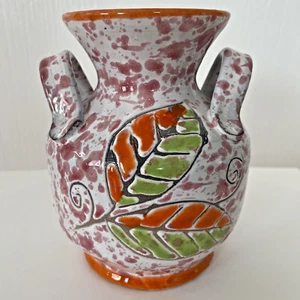 Jarrón de cerámica vintage con mango con hojas hecho en Italia naranja rosa salpicado - Imagen 1 de 9