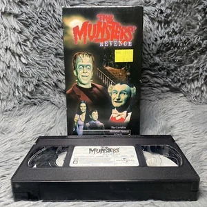 The Munsters Revenge VHS 2000 Fred Gwynne Yvonne De Carlo Al Lewis Sci-Fi Movie - Picture 1 of 8