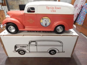 1995 4TH YEAR TIP UP TOWN BANK 1938 CHEVY PANEL TRUCK-MICHIGAN DEER BEAR PATCHES - Picture 1 of 1