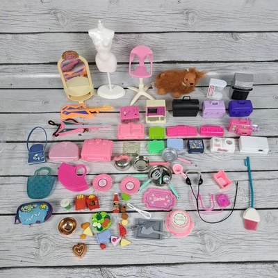 Lote Mixto Accesorios Muñeca Barbie Vintage Años 80 90 Años 2000 Bolsas Platos Foto 1 de 4