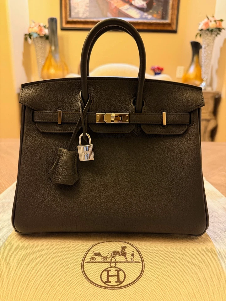 HERMÈS Nuevo 2025 'K' Birkin 25 Negro (Noir) Cuero Togo con Herrajes de Paladio  Foto 1 de 4