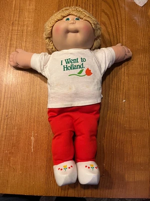 Cabbage Patch Kids World Traveler Holland Tulip Clog Shoes, Shirt - Imagem 1 de 4