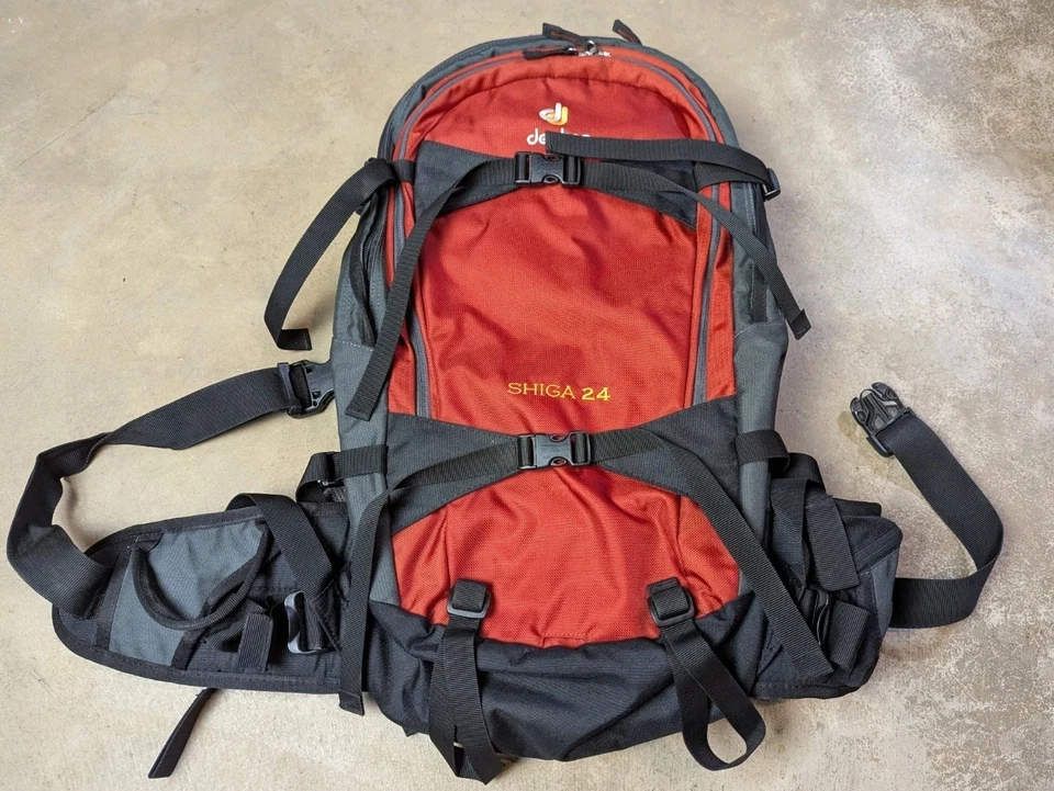 Mochila de senderismo de hidratación Deuter Shiga 24 Foto 1 de 4